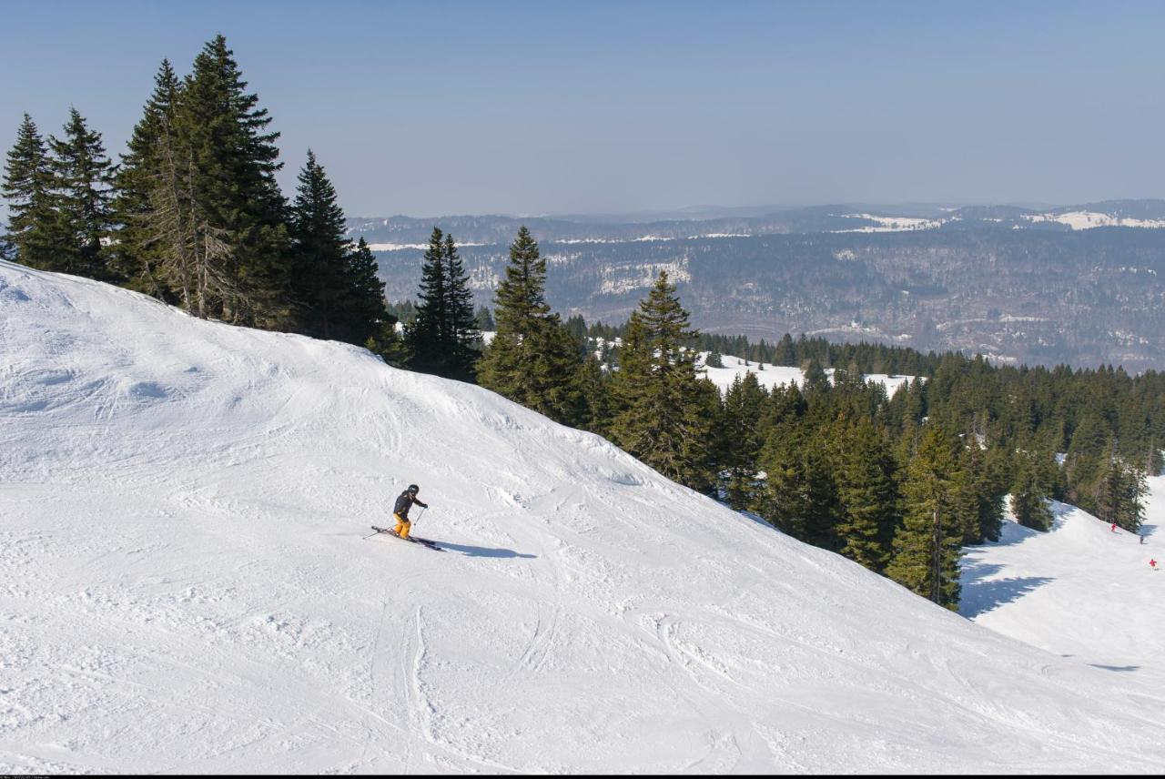 Vvf Les Monts Jura Holiday park Lelex